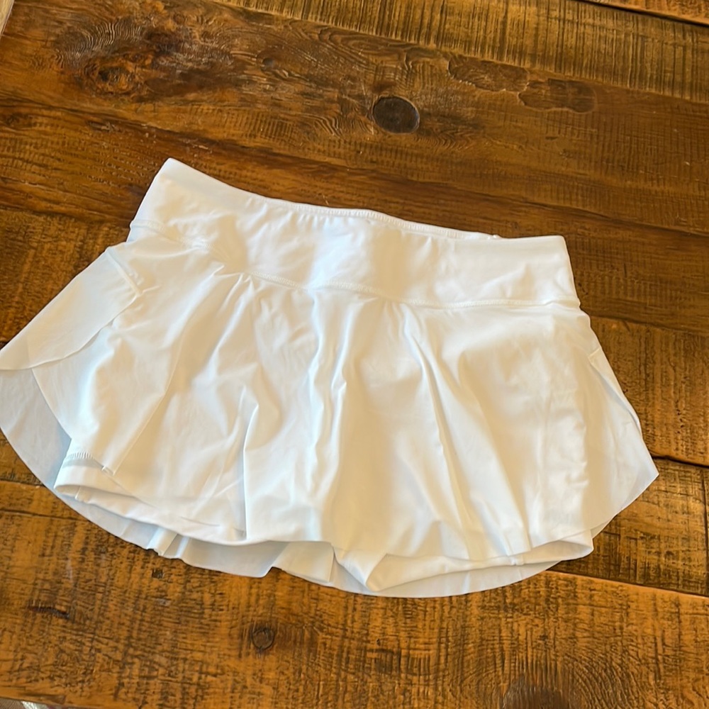 Lululemon white tennis skirt